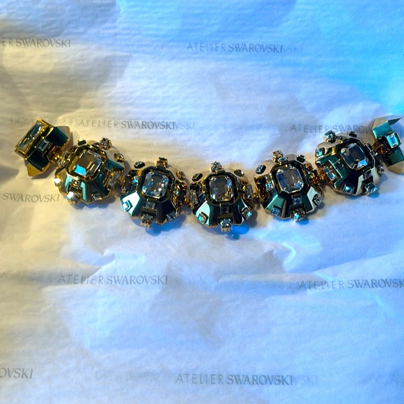 Lanvin Atelier Swarovski Gold Bracelet. - Picture 4 of 16